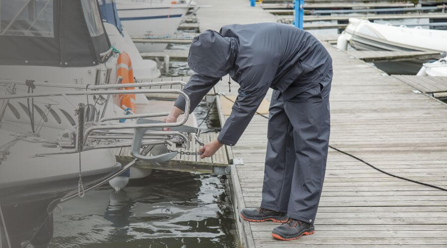 Why choose NovaCrest Solutions for water damage restoration in SalisburY